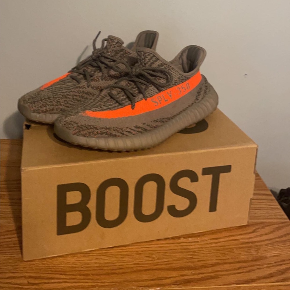 Yeezy 350 Beluga Used in 8/10 condition.